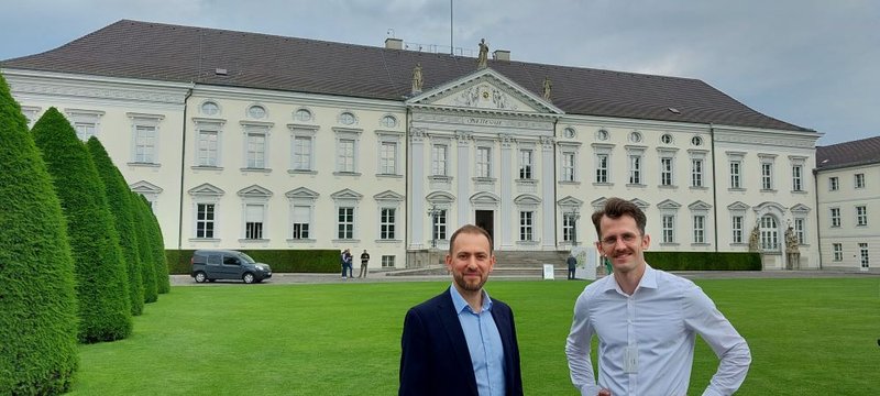 Alexander von Breitenbach (l.) und Chris Weber bilden das Gründerteam von Agrario Energy.