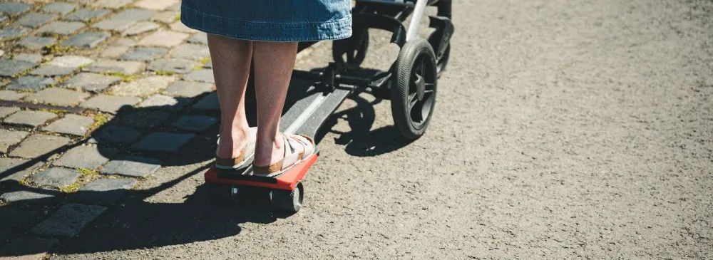 Der walk-e, ein elektrisches Familyboard zum Transport junger Familien.